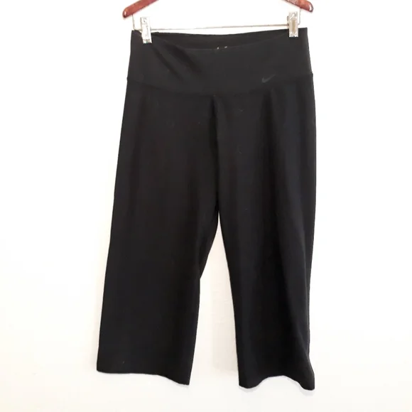 Nike, Pants & Jumpsuits, Nike Drifit Black Capri Athletic Pants Size Small